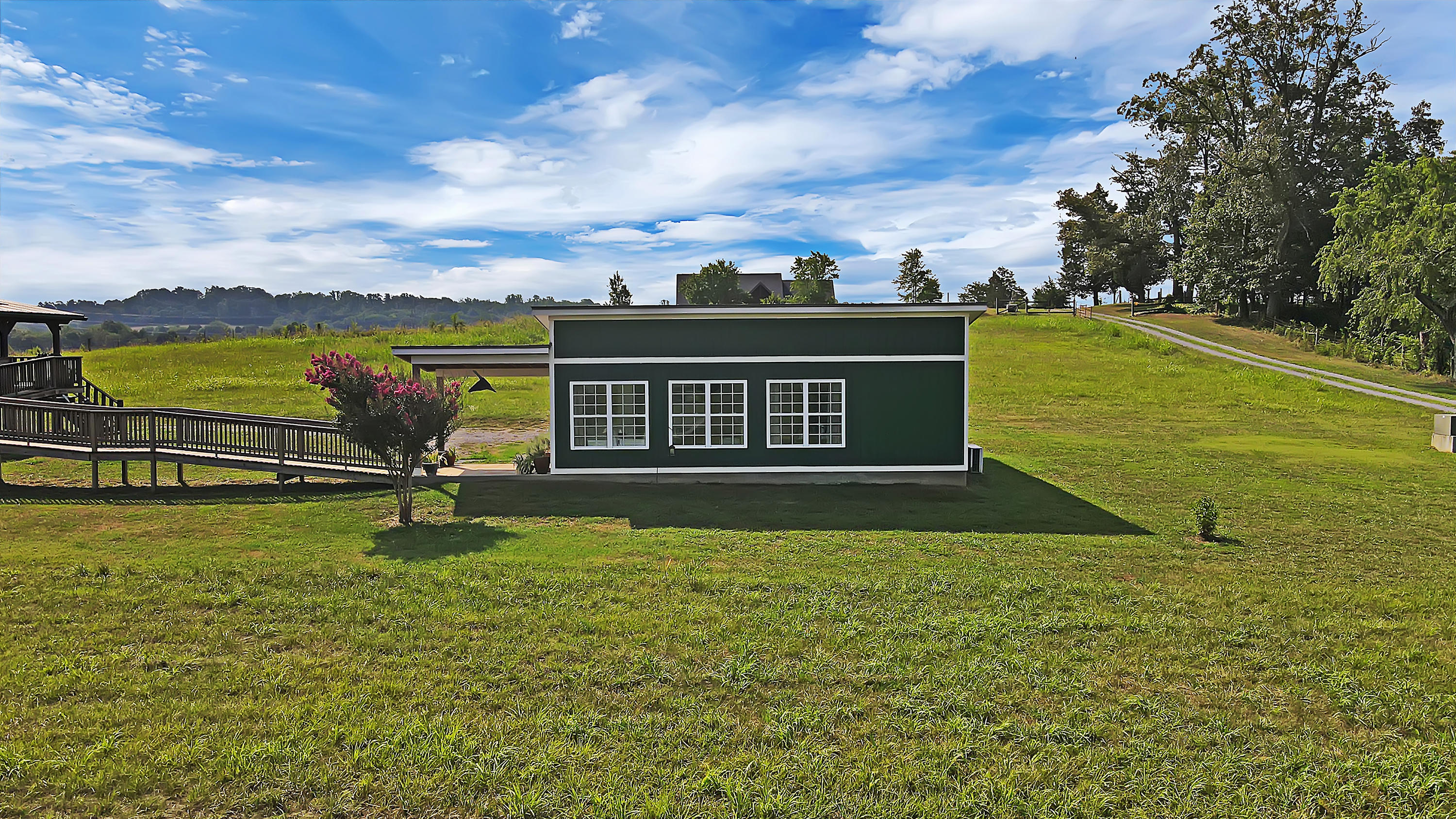 2570 Black Road Greenback, TN 37742 - Photo 28 of 35 HGTV Studio Exterior