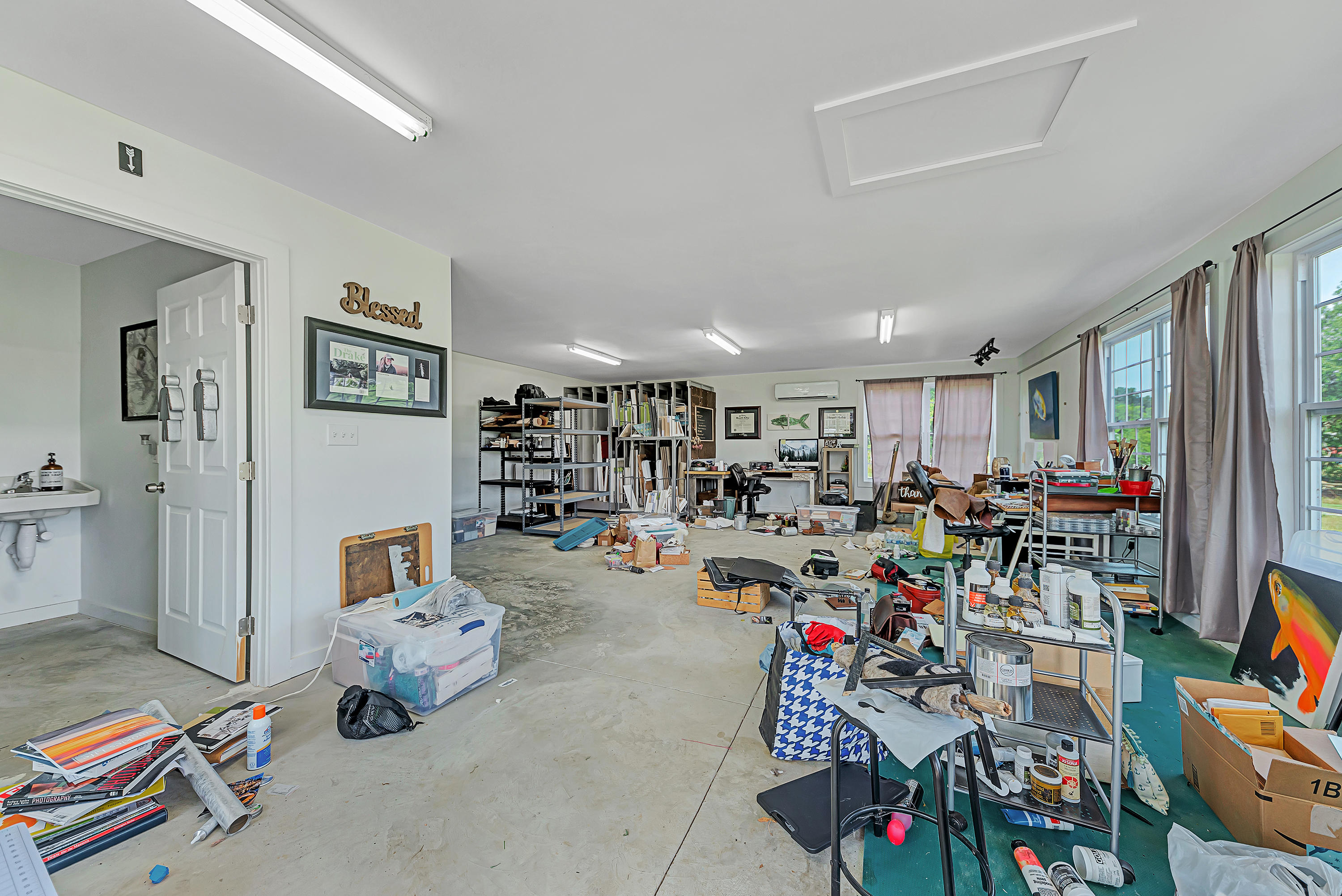 2570 Black Road Greenback, TN 37742 - Photo 29 of 35 HGTV Studio Interior