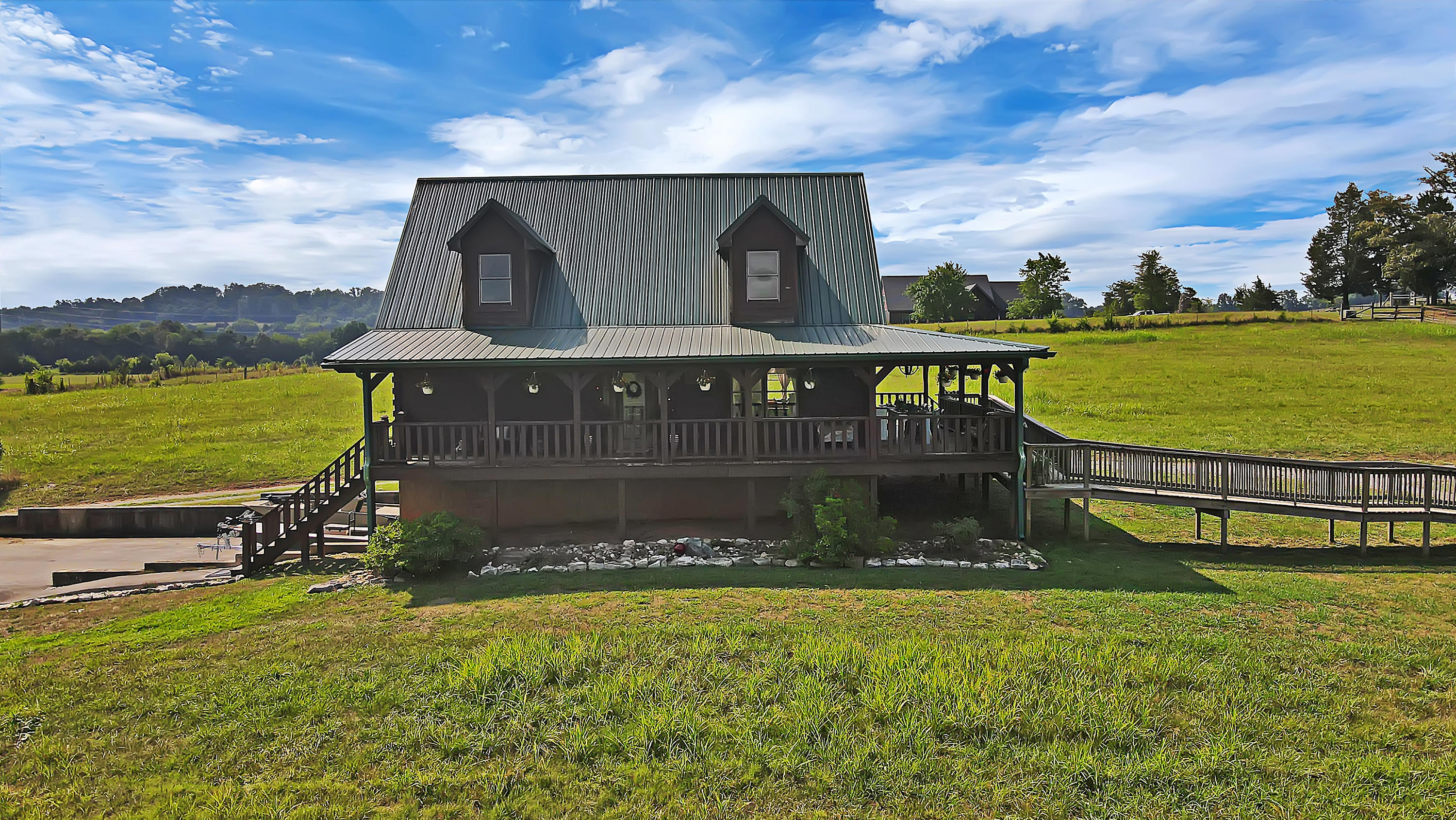 2570 Black Road Greenback, TN 37742 - Photo 31 of 35 Front & ramp