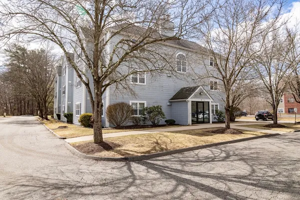 $299,900 | 9 Longworth Avenue, Unit 113, Brockton, MA 02301