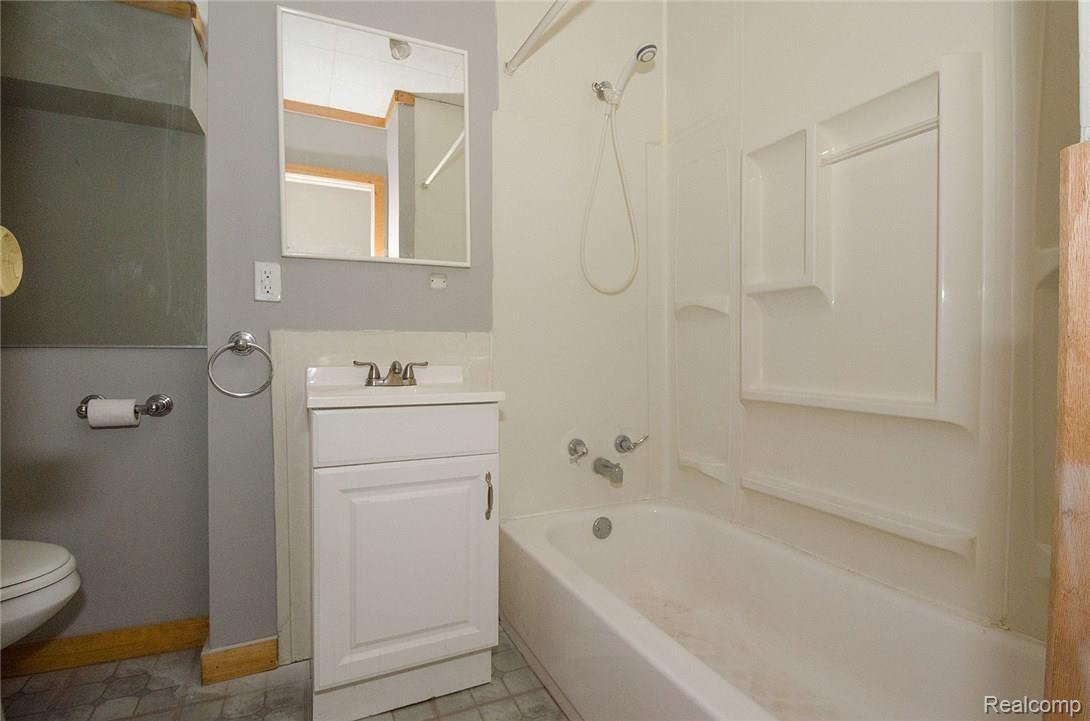 14015 Haggerty Road Belleville, MI 48111 - Photo 23 of 34 18_30.jpg