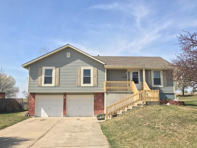 606 South Sunset Lane Raymore, MO 64083 - Photo 1 of 1