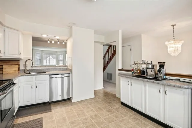 $529,000 | 175 Tall Oaks Drive, Unit B, Weymouth, MA 02190
