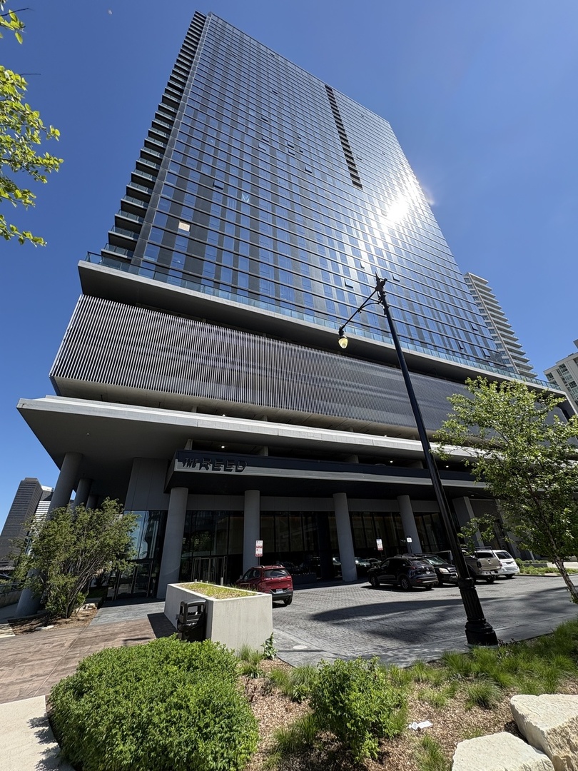 234 West Polk Street, Unit 2504 Chicago, IL 60607 - Photo 1 of 13
