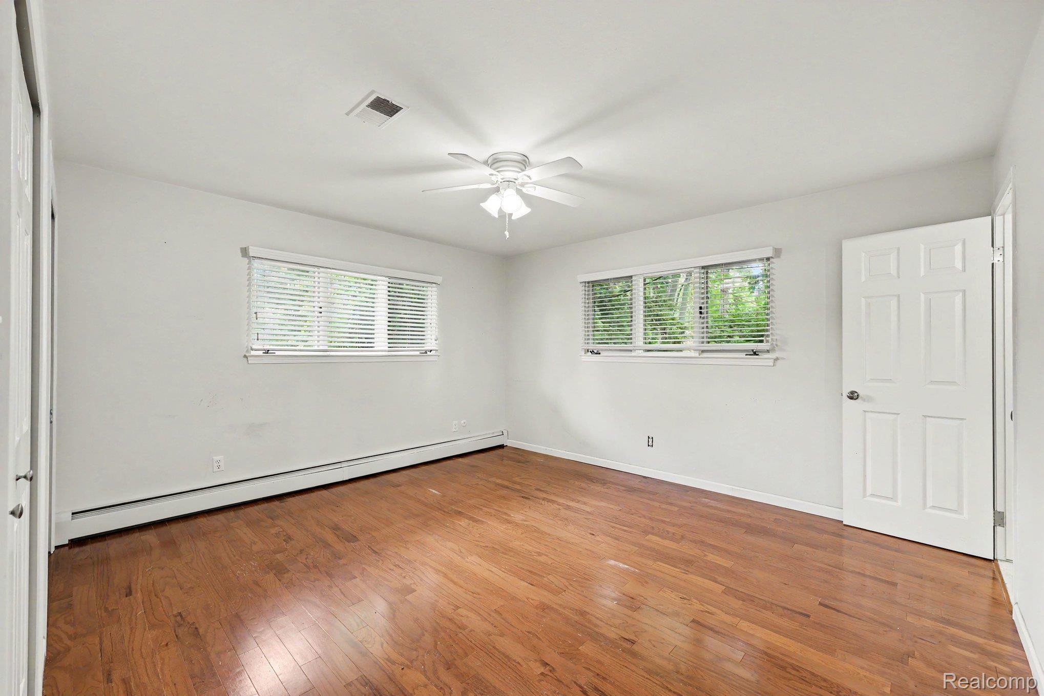 3750 Beach Road Troy, MI 48084 - Photo 18 of 27 019_file_7001.jpg