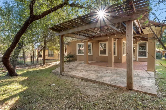 $600,000 | 12208 Fairway Cove, Austin, TX 78732