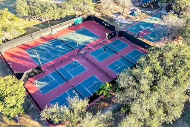 $600,000 | 12208 Fairway Cove, Austin, TX 78732