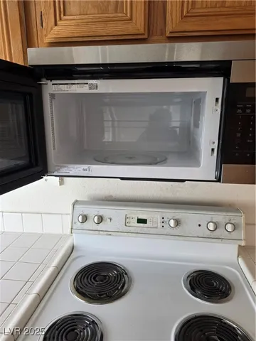 $1,700 | 5409 Ravana Avenue, Las Vegas, NV 89130