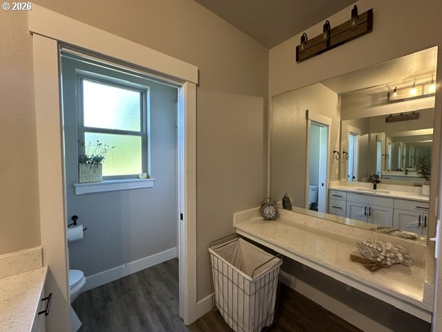 946 South Calapooia Street Sutherlin, OR 97479 - Photo 22 of 31 a bathroom with a sink and a mirror