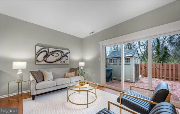 $2,850 | 5822 Burke Manor Court, Burke, VA 22015