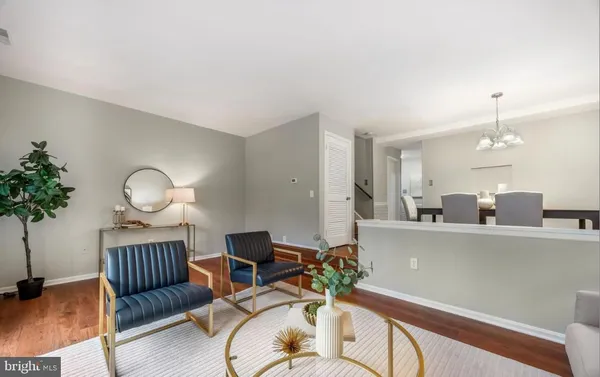 $2,850 | 5822 Burke Manor Court, Burke, VA 22015