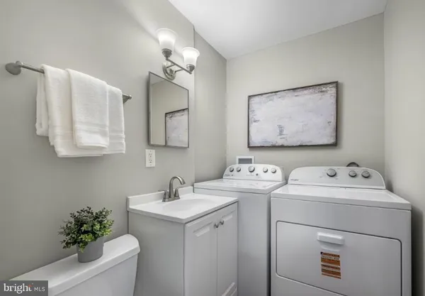 $2,850 | 5822 Burke Manor Court, Burke, VA 22015