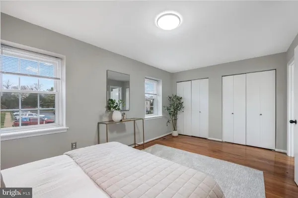 $2,850 | 5822 Burke Manor Court, Burke, VA 22015