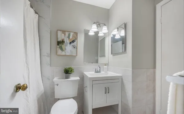 $2,850 | 5822 Burke Manor Court, Burke, VA 22015