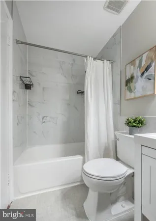 $2,850 | 5822 Burke Manor Court, Burke, VA 22015