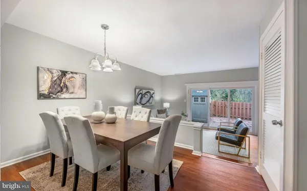 $2,850 | 5822 Burke Manor Court, Burke, VA 22015