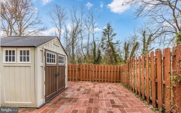 $2,850 | 5822 Burke Manor Court, Burke, VA 22015