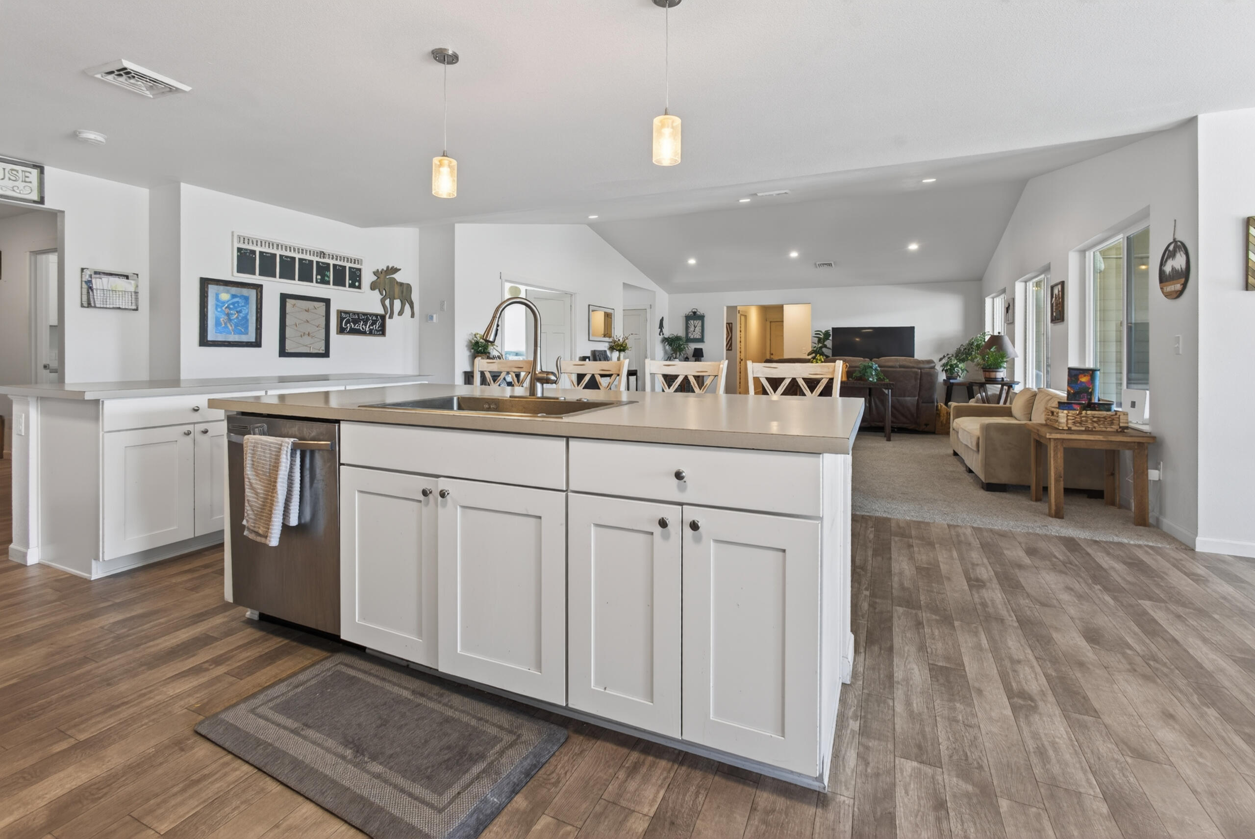 61112 Ferguson Road Bend, OR 97702 - Photo 13 of 47 Kitchen