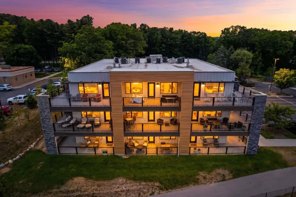 $799,000 | 225 East 17th Street, Unit 3C, Traverse City, MI 49684