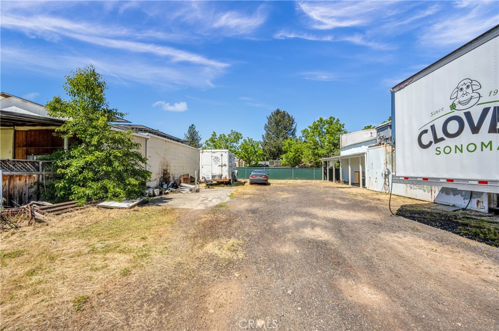 21130 Calistoga Road Middletown, CA 95461 - Photo 10 of 25 a view of a street with a building in the background