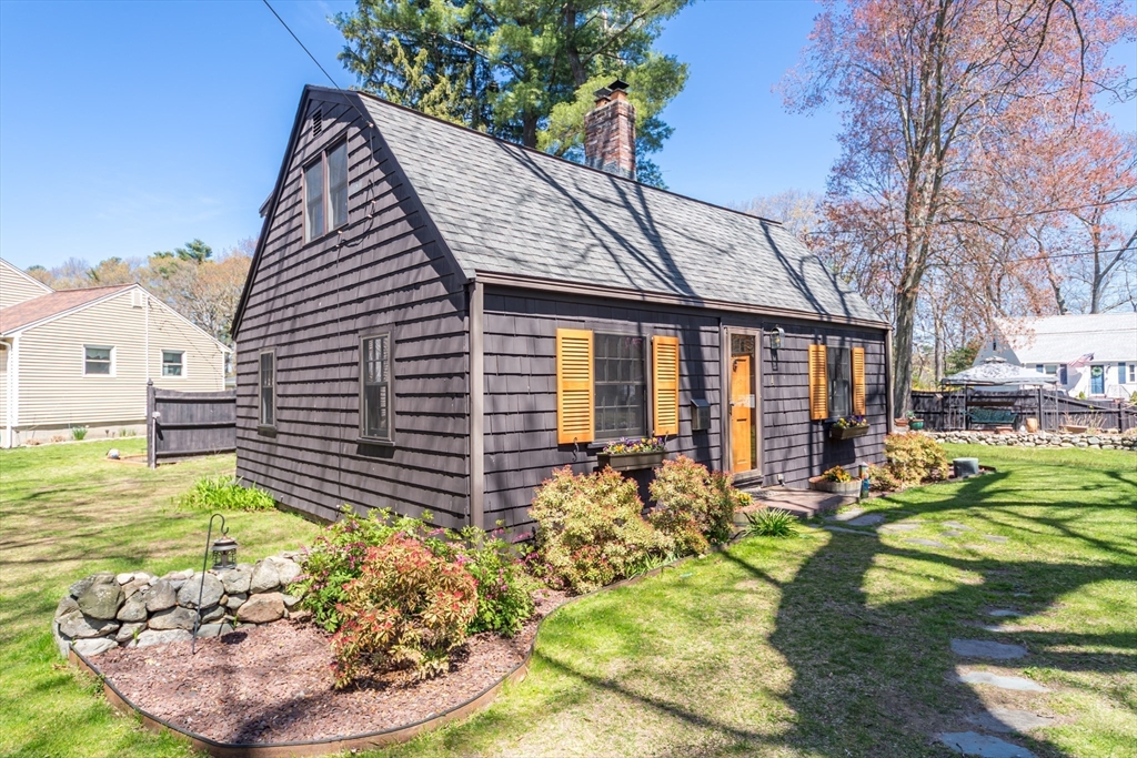 4 Gibbs Street Natick, MA 01760 - Photo 5 of 30