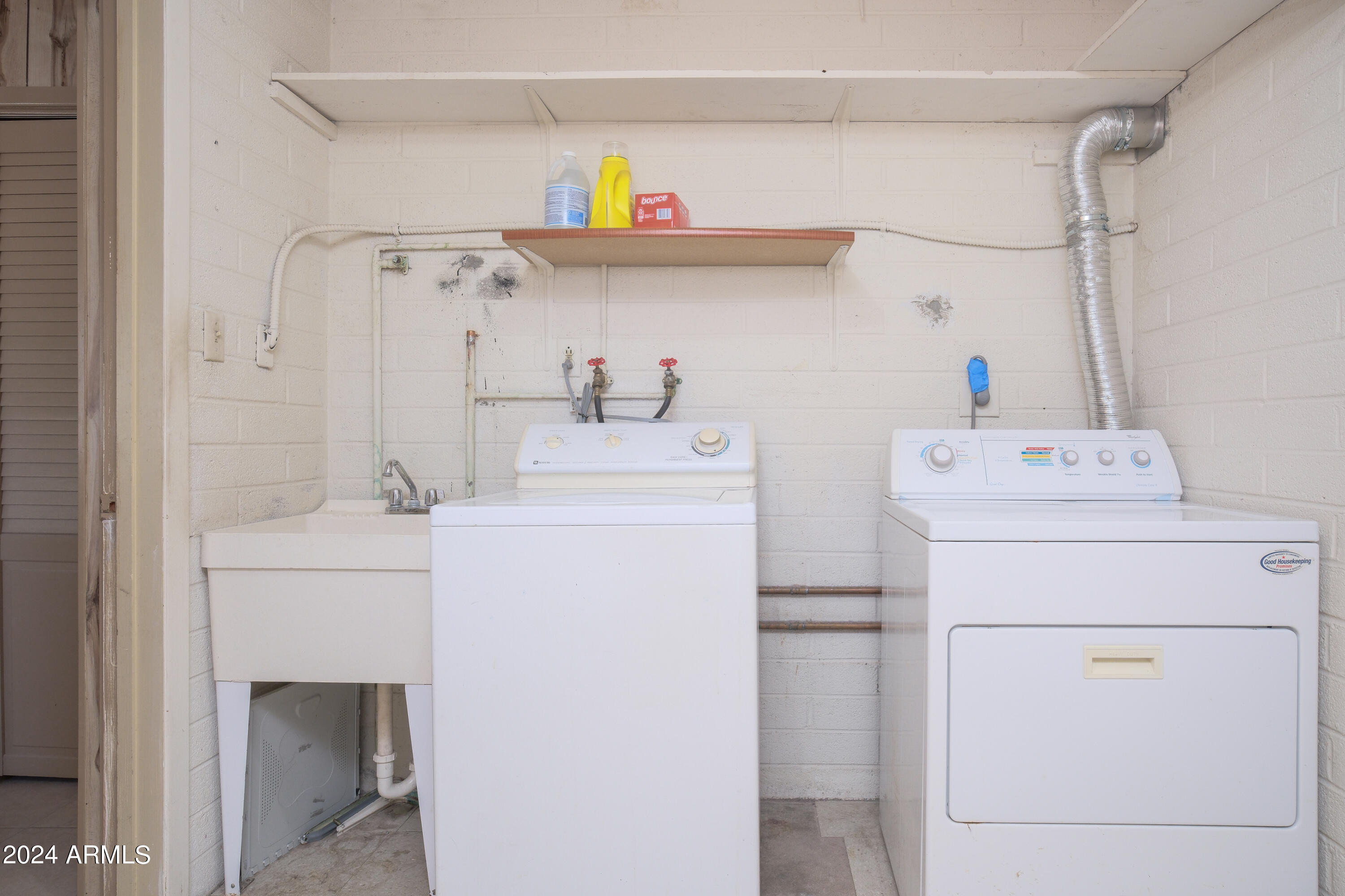5720 Covina Road Mesa, AZ 85205 - Photo 31 of 32 Laundry Room