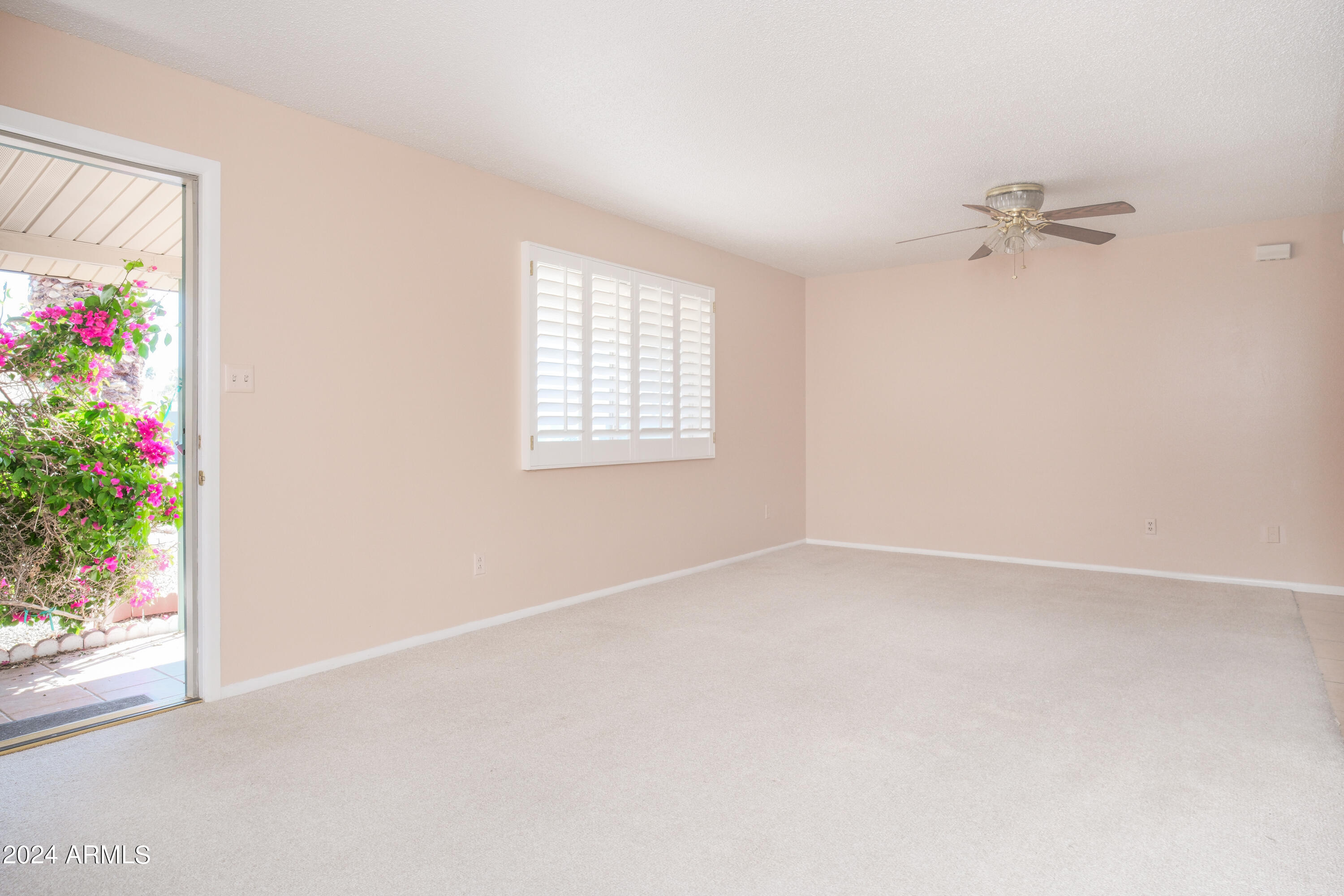 5720 Covina Road Mesa, AZ 85205 - Photo 4 of 32 Living Room
