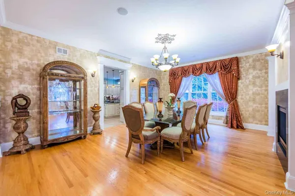 $4,180,000 | 5 Westgate Road, Muttontown, NY 11791