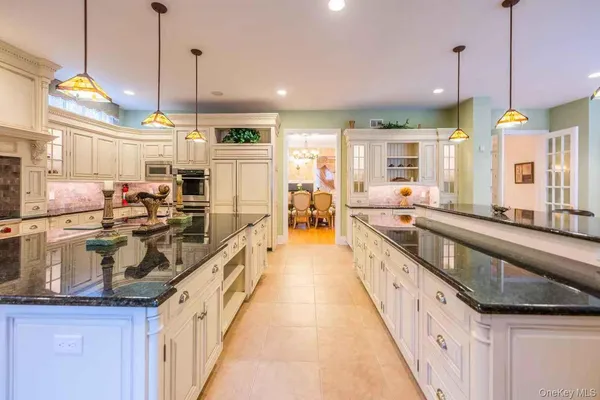 $4,180,000 | 5 Westgate Road, Muttontown, NY 11791