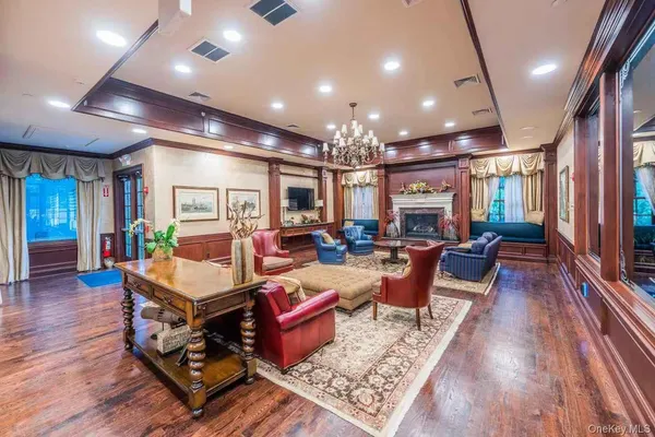 $4,180,000 | 5 Westgate Road, Muttontown, NY 11791