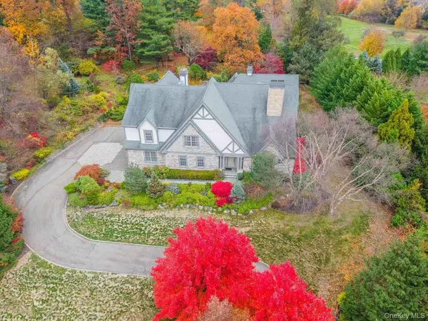 $4,180,000 | 5 Westgate Road, Muttontown, NY 11791