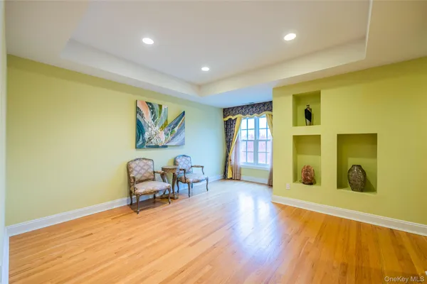 $4,180,000 | 5 Westgate Road, Muttontown, NY 11791