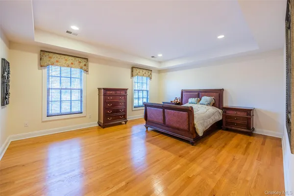 $4,180,000 | 5 Westgate Road, Muttontown, NY 11791