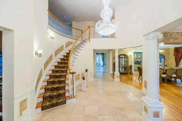 $4,180,000 | 5 Westgate Road, Muttontown, NY 11791