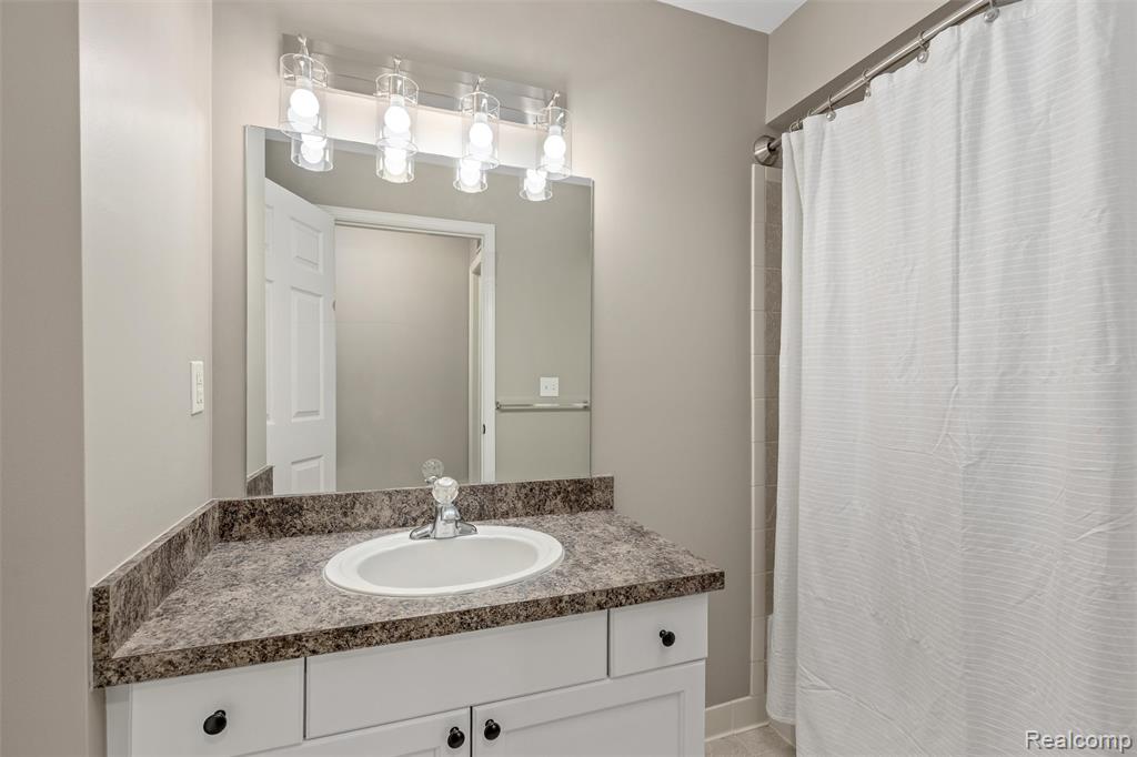3582 Tremonte Circle Rochester, MI 48306 - Photo 11 of 23
