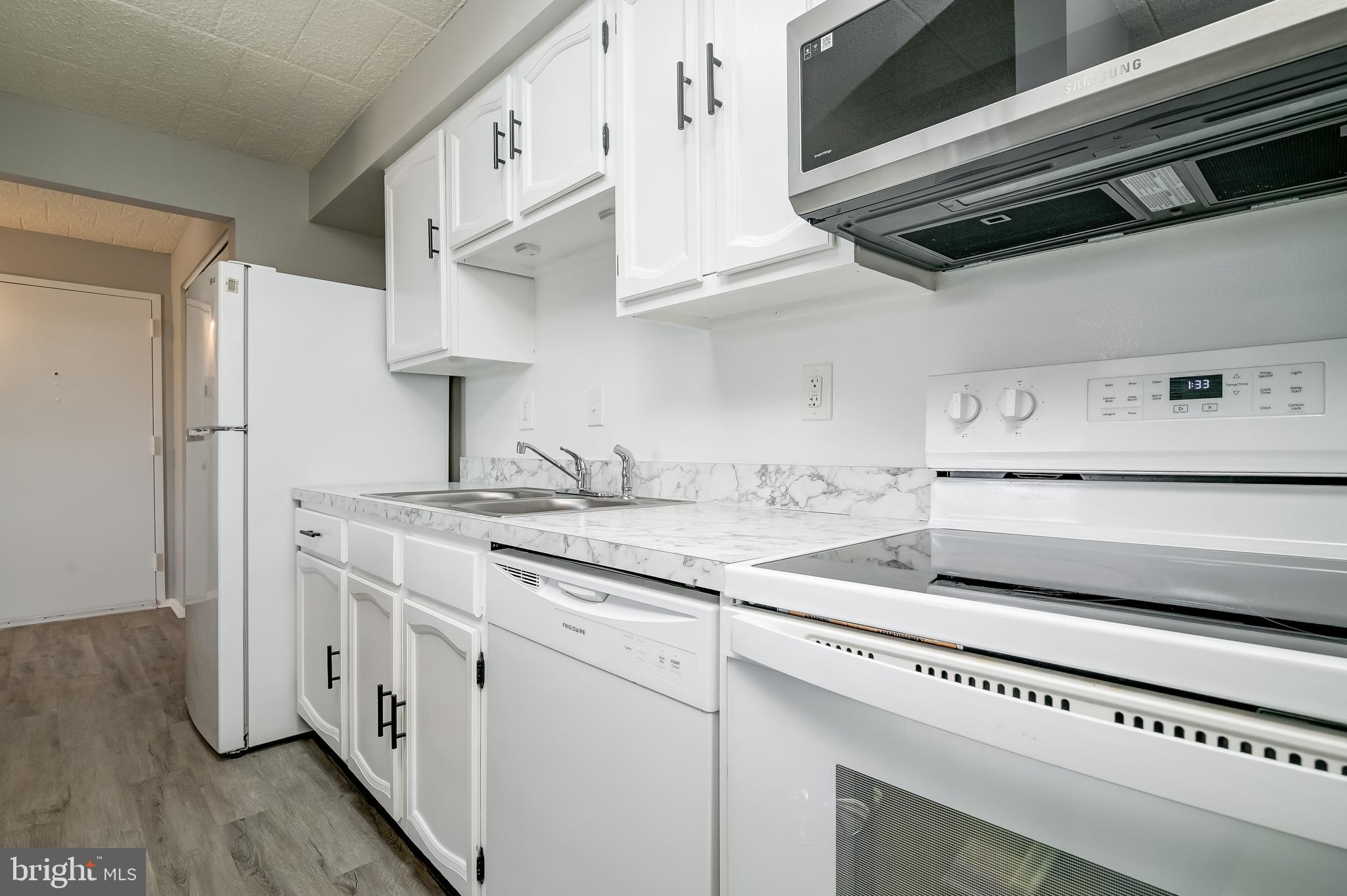 997 Heather Ridge Drive, Unit 3B Frederick, MD 21702 - Photo 4 of 27 Gallery Image 4