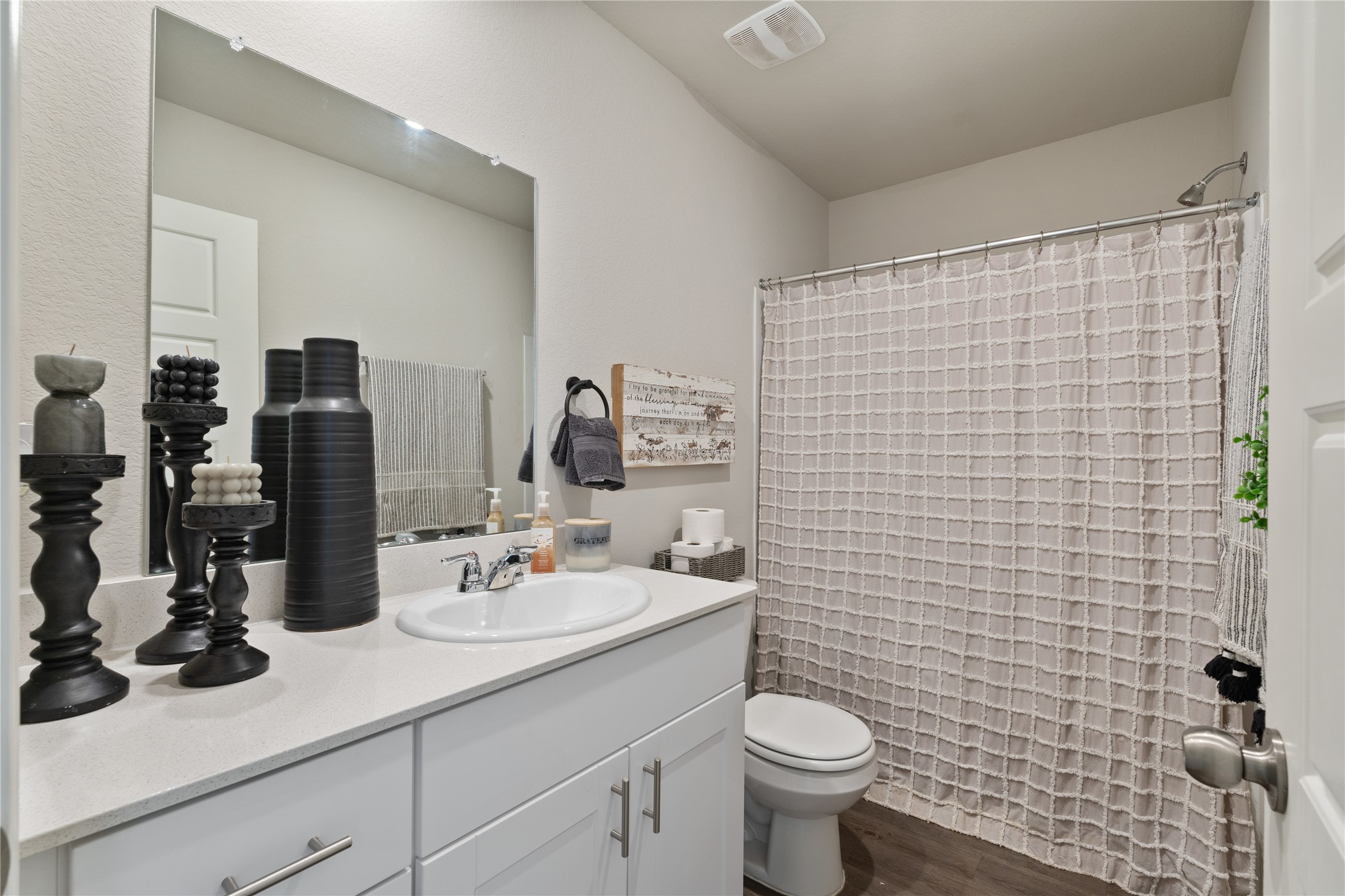 534 Dalloway Street Conroe, TX 77316 - Photo 13 of 15 Secondary Bath