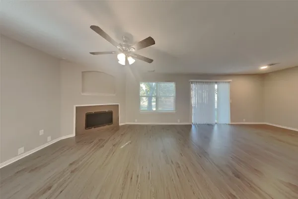 $2,350 | 10210 East Summit Canyon Drive, Houston, TX 77095