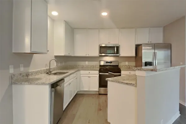 $2,350 | 10210 East Summit Canyon Drive, Houston, TX 77095