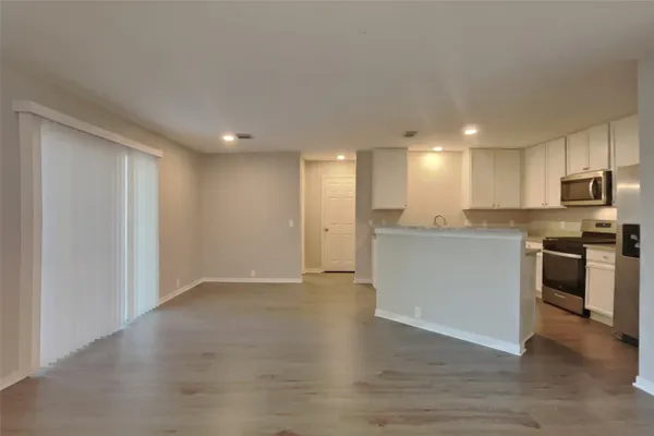 $2,350 | 10210 East Summit Canyon Drive, Houston, TX 77095