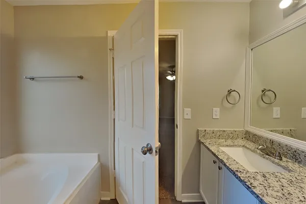 $2,350 | 10210 East Summit Canyon Drive, Houston, TX 77095