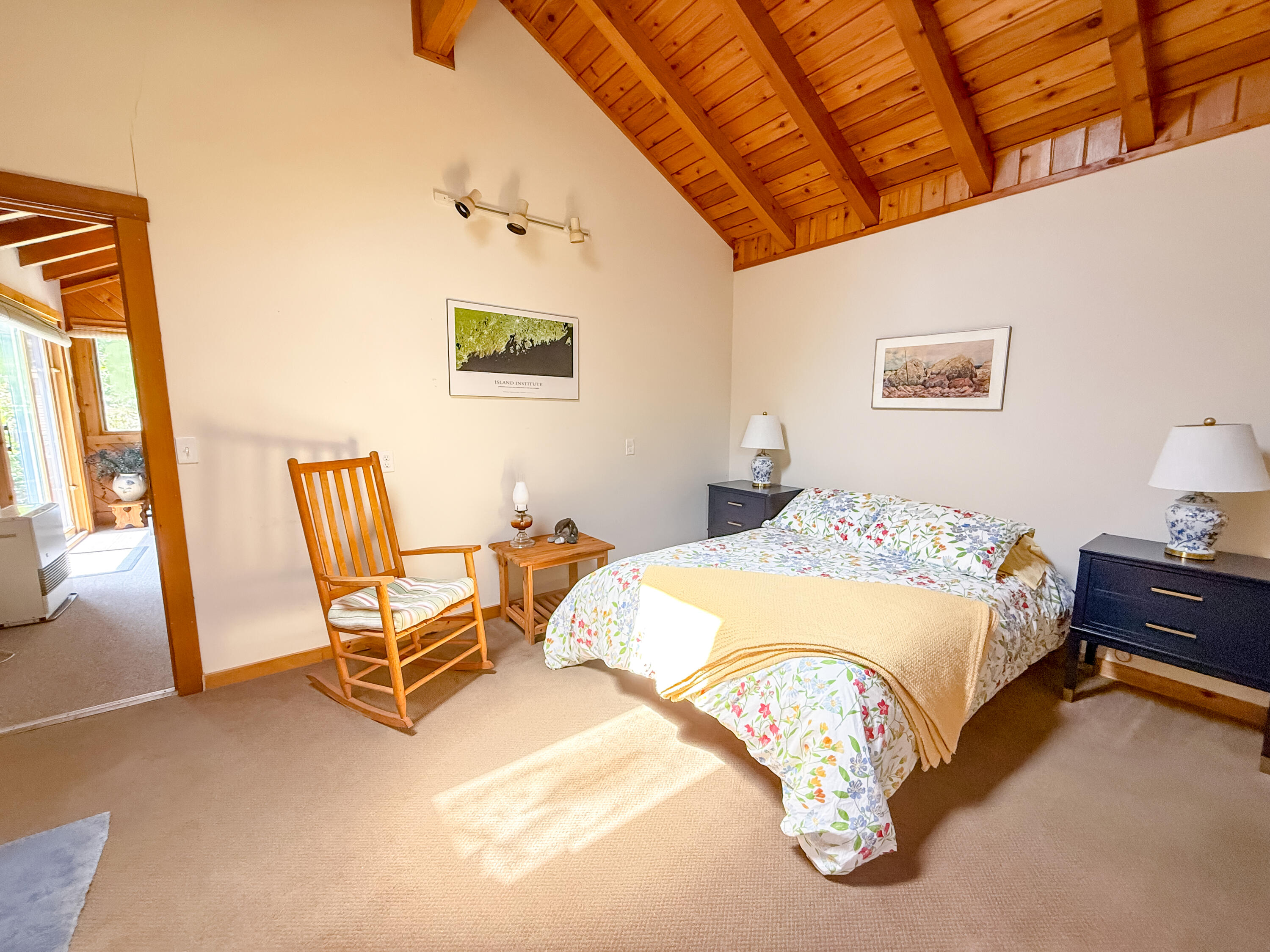 286 Calderwood Neck Road Vinalhaven, ME 04863 - Photo 40 of 47 Guest/office area