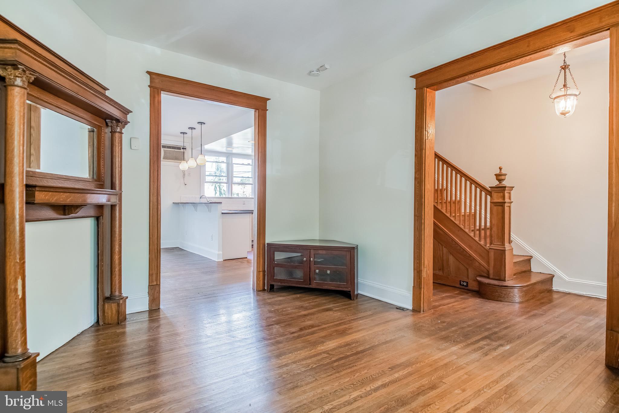 1348 G Street Southeast Washington, DC 20003 - Photo 14 of 41 Living room