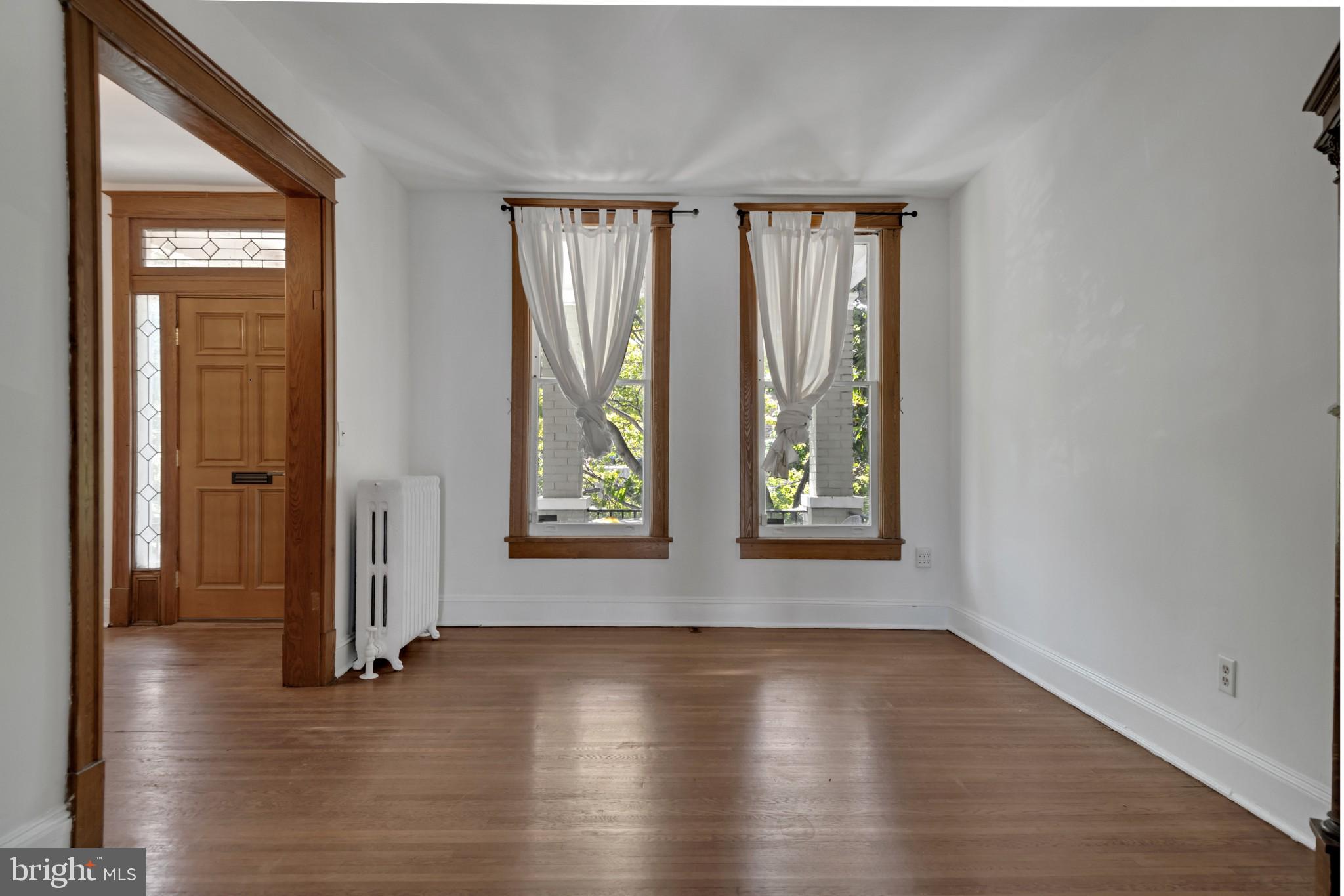 1348 G Street Southeast Washington, DC 20003 - Photo 15 of 41 Living room