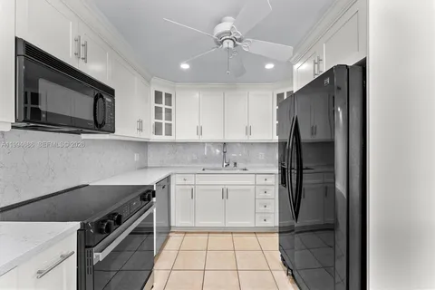 $550,000 | 392 Golfview Road, Unit A, North Palm Beach, FL 33408