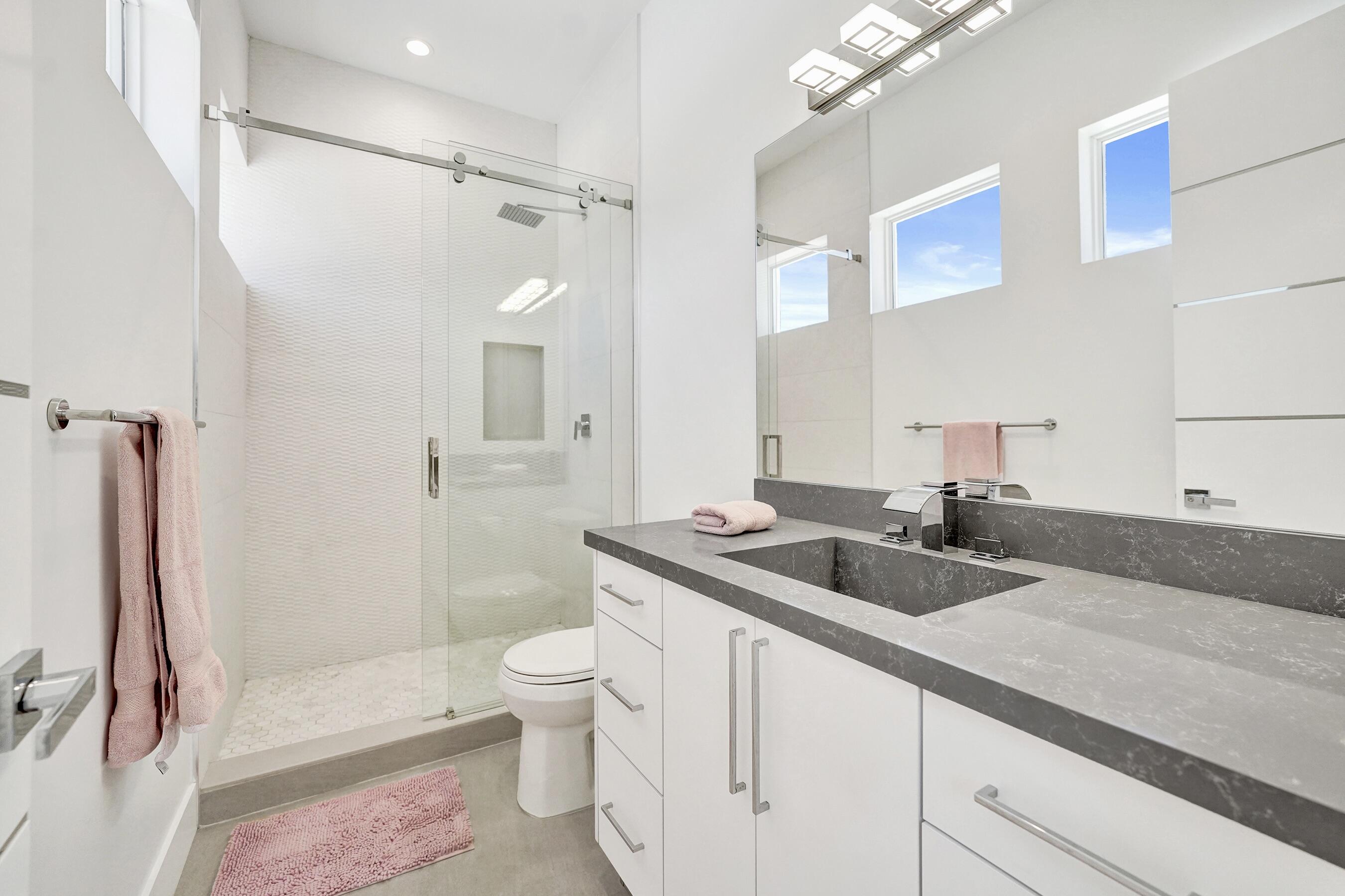 11201 Southwest 3rd Street Plantation, FL 33325 - Photo 59 of 79 Bathroom - Pink room