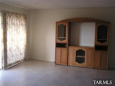 9339 East Magdalena Road Tucson, AZ 85710 - Photo 4 of 7 Gallery Image 4