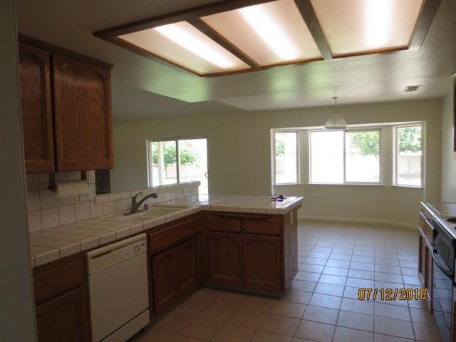 36498 Kenneth Avenue Madera, CA 93636 - Photo 4 of 18 Gallery Image 4