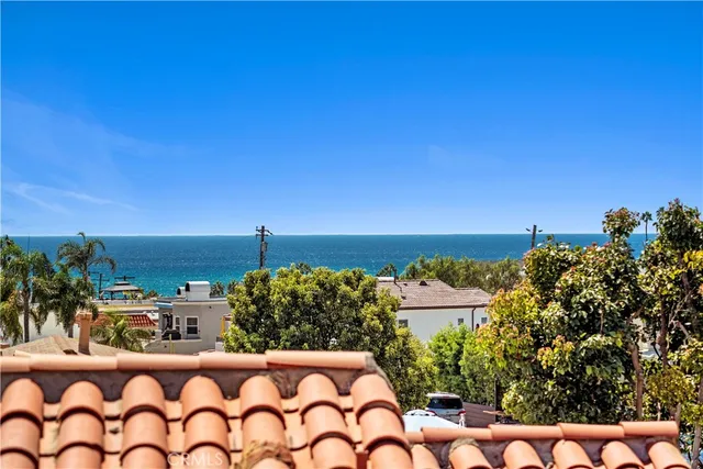 a picture of houses with a street