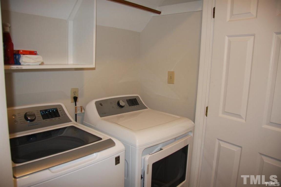 204 Morrow Mountain Drive Cary, NC 27513 - Photo 22 of 40 a utility room with dryer and washer